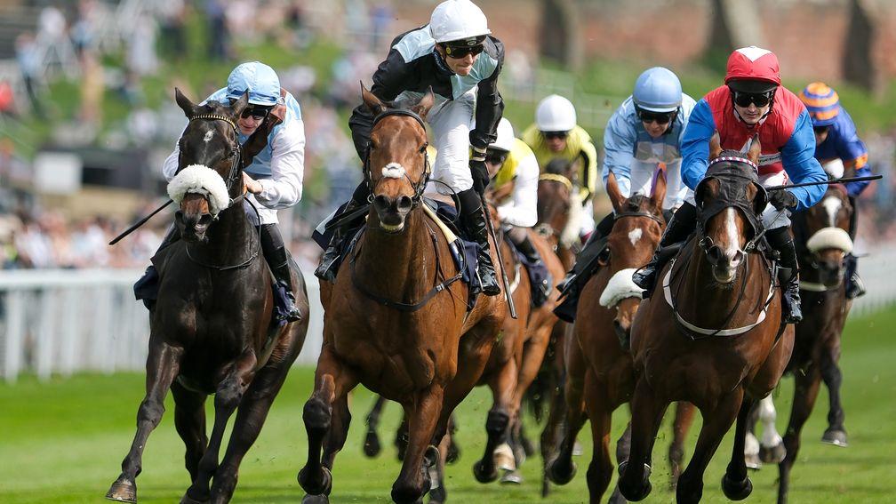CHESTER, ENGLAND - MAY 10: Harry Davies riding Zoffee (2L, white cap) win The Duke Of Westminster Supporting The Chester Cup at Chester Racecourse on May 10, 2024 in Chester, England. (Photo by Alan Crowhurst (Getty Images)