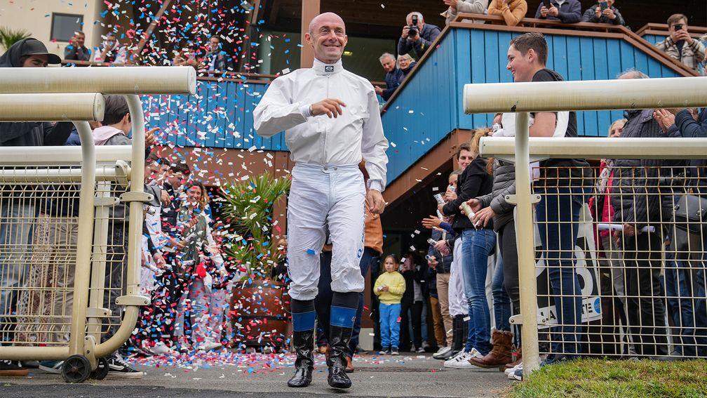 Olivier Peslier bows out after riding for the final time at La Teste