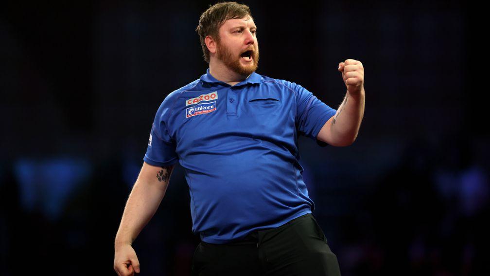 Cameron Menzies takes on Vincent van der Voort for a place in round three