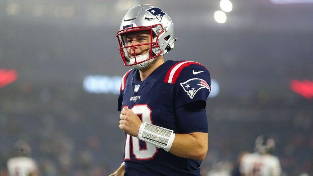 Mac Jones is expected to start at quarterback for the Patriots in Week Eight