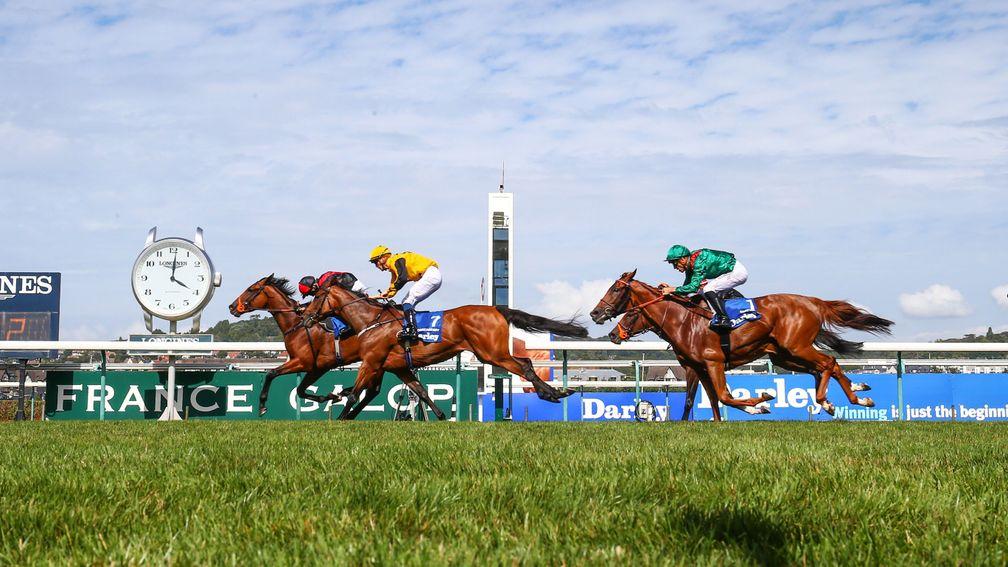 Rosscarbery (yellow and black silks): just denied by Aristia in the Darley Prix Jean Romanet at Deauville