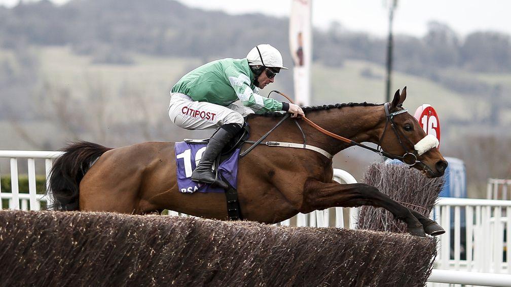Presenting Percy, another Irish favourite, performs perfectly for Davy Russell in the RSA Novices’ Chase