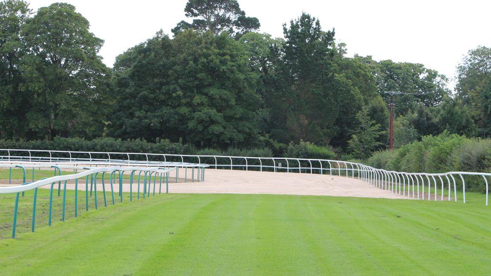 Fontwell's new all-weather bend