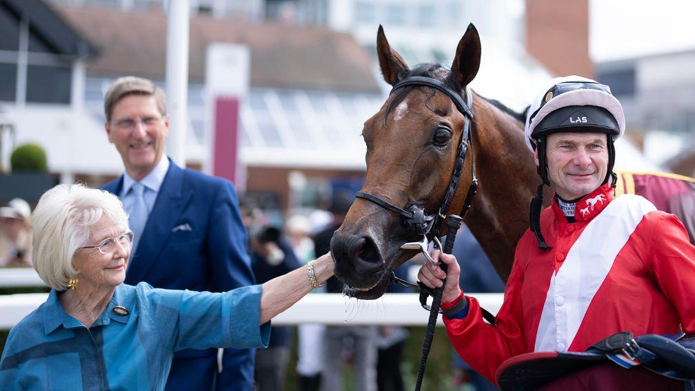 Audience (Rab Havlin)and owner Patricia Thompson  after the Lockinge
