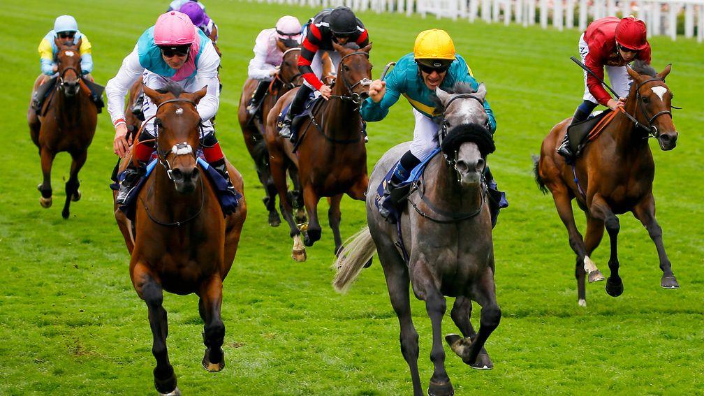 Mori (pink cap) is just held off by Coronet in the Ribblesdale Stakes