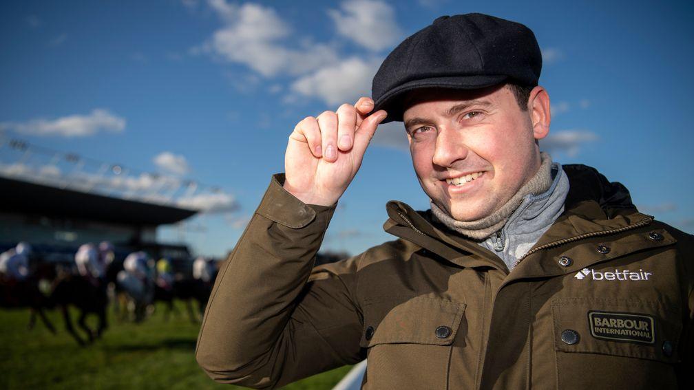 Trainer Olly Murphy continues fine form with two exciting hurdling debutant winners