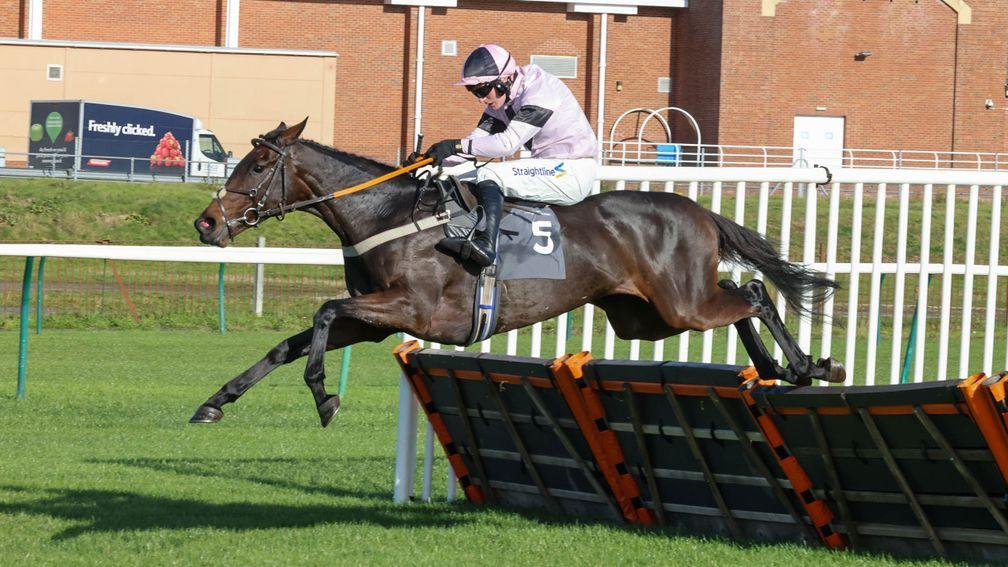 THE PLAYER QUEEN Ridden by Craig Nichol wins at Ayr 25/10/21Photograph by Grossick Racing Photography 0771 046 1723