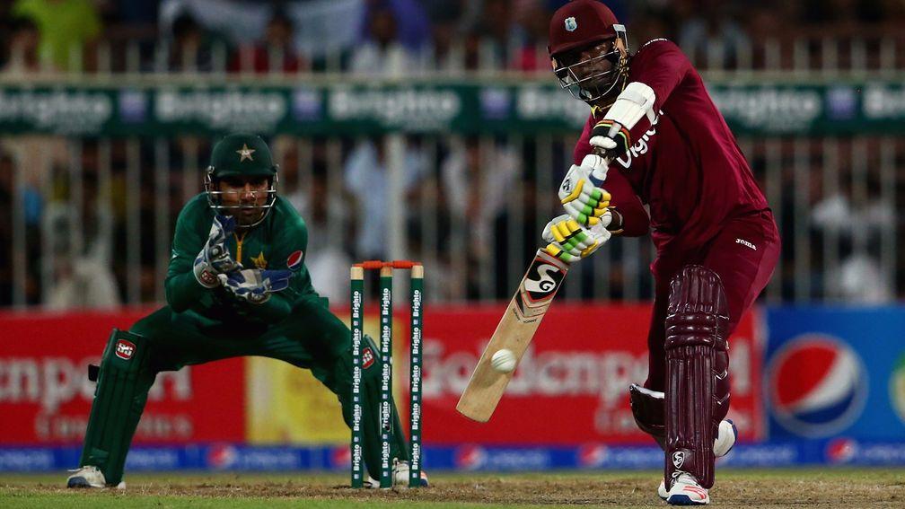 Marlon Samuels takes on the Pakistan bowlers in last year's ODI series