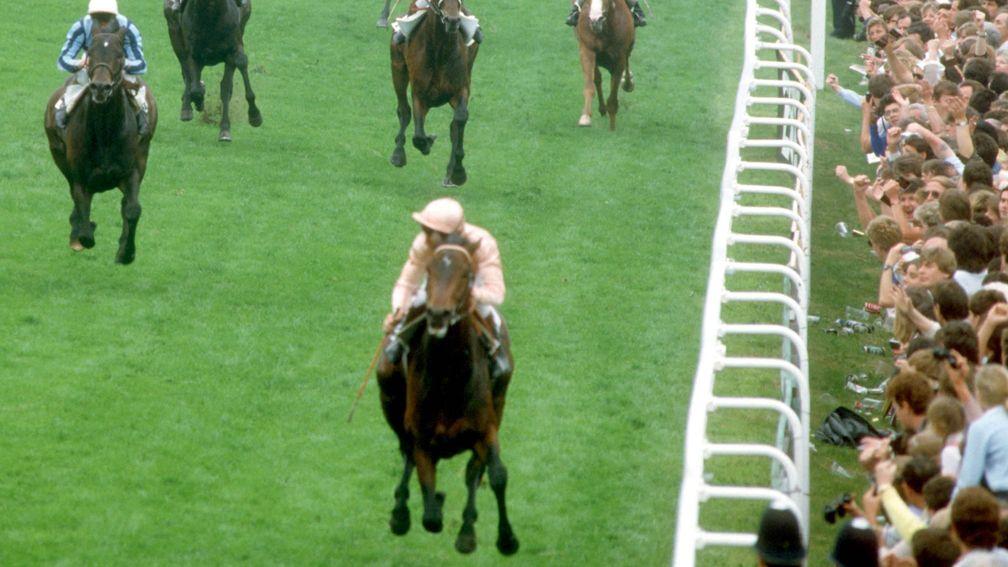 Steve Cauthen and Slip Anchor run away with the 1985 Epsom Derby
