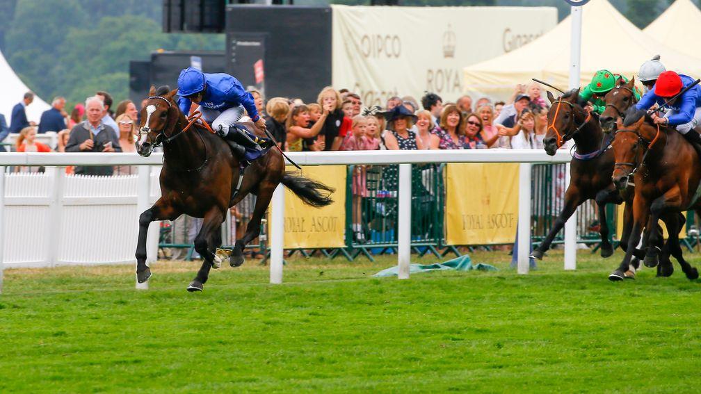 Atty Persse goes clear of the field in the King George V Stakes