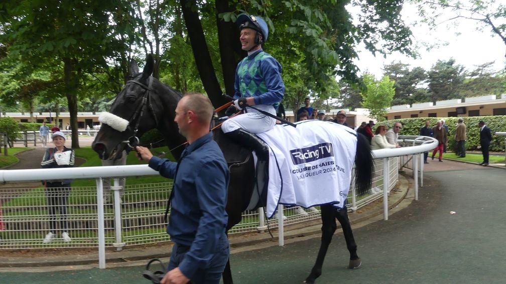 Johnny Charon and Losange Bleu after winning the Grande Course de Haies