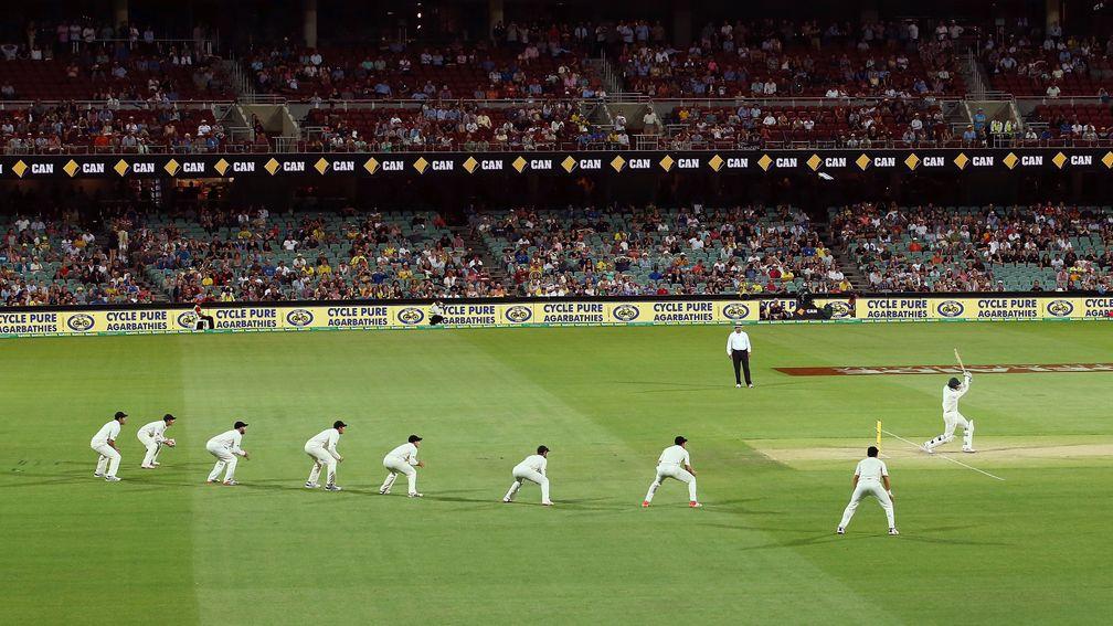 New Zealand's fielders hope for an edge during the day/night Test at Adelaide in 2015