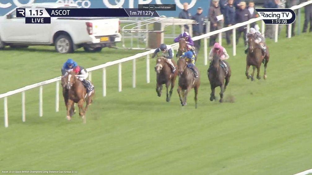Kyprios hits the front but Dettori sits quietly on Trawlerman in second