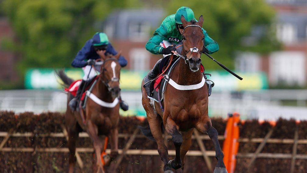 ESHER, ENGLAND - APRIL 29:  Daryl Jacob riding LâAmi Serge (R) clear the last to win The bet365 Select Hurdle Race at Sandown Park on April 29, 2017 in Esher, England. (Photo by Alan Crowhurst/Getty Images)