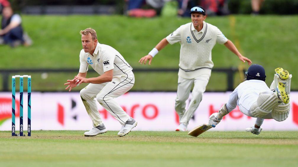 New Zealand's Neil Wagner attempts a run-out against Sri Lanka in Christchurch
