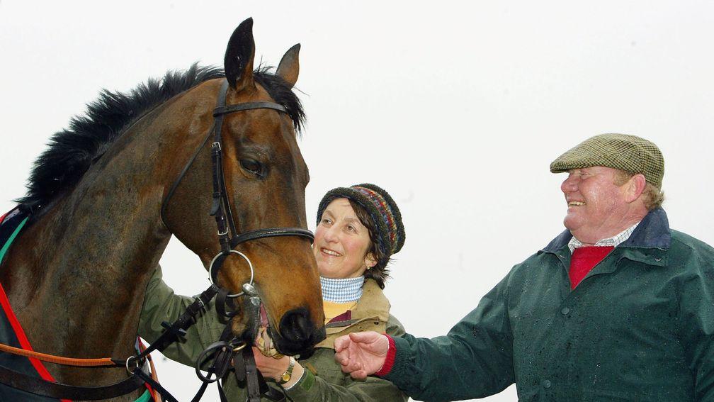 Henrietta Knight and Terry Biddlecombe with their hero Best Mate at West Lockinge