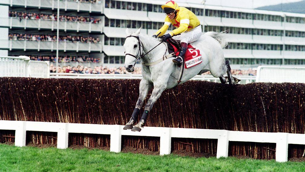 One Man on his way to winning the Queen Mother Champion Chase at Cheltenham in 1998