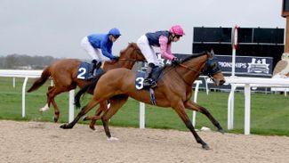 Unabated sets track record under in-form Muscutt
