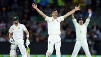 Late Aussie collapse gives England glimmer of hope