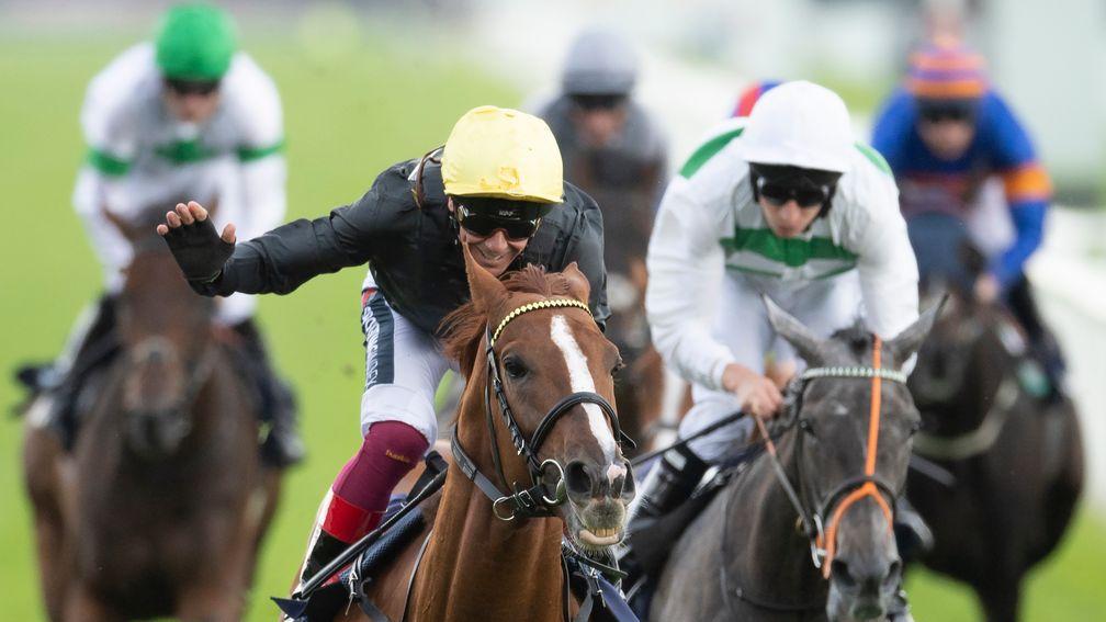 Stradivarius and Frankie Dettori win the Doncaster CupDoncaster 10.9.21 Pic: Edward Whitaker