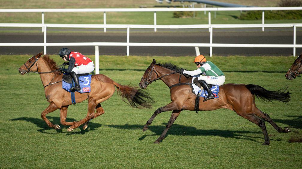 Cape Gentleman powers clear in the Dovecote