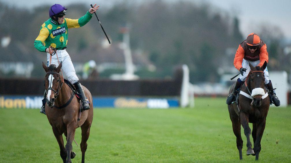 History maker: Ruby Walsh can’t hide his delight as Kauto Star becomes the rst only horse to win the King George ve times