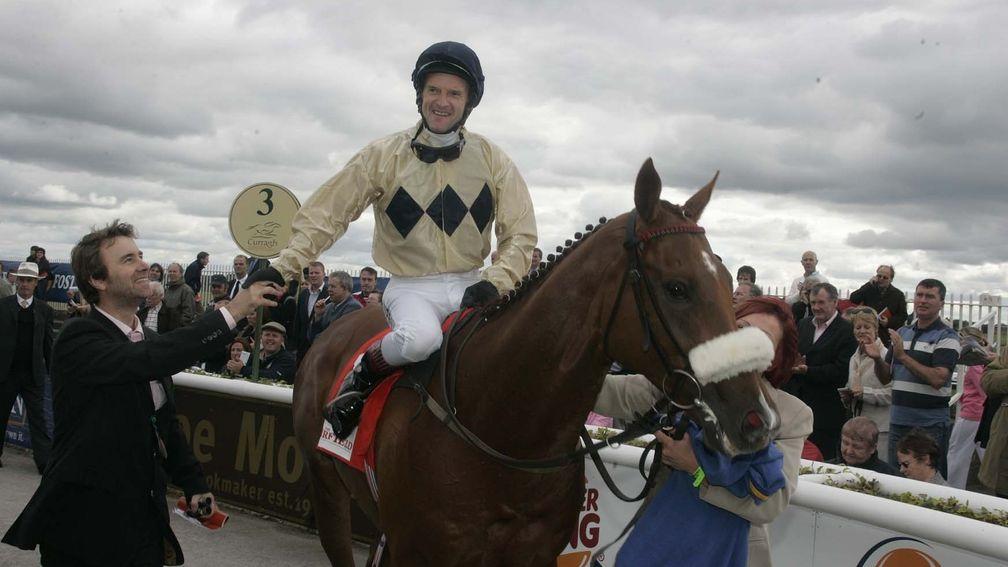 Collier Hill returns victorious after the 2005 Irish St Leger