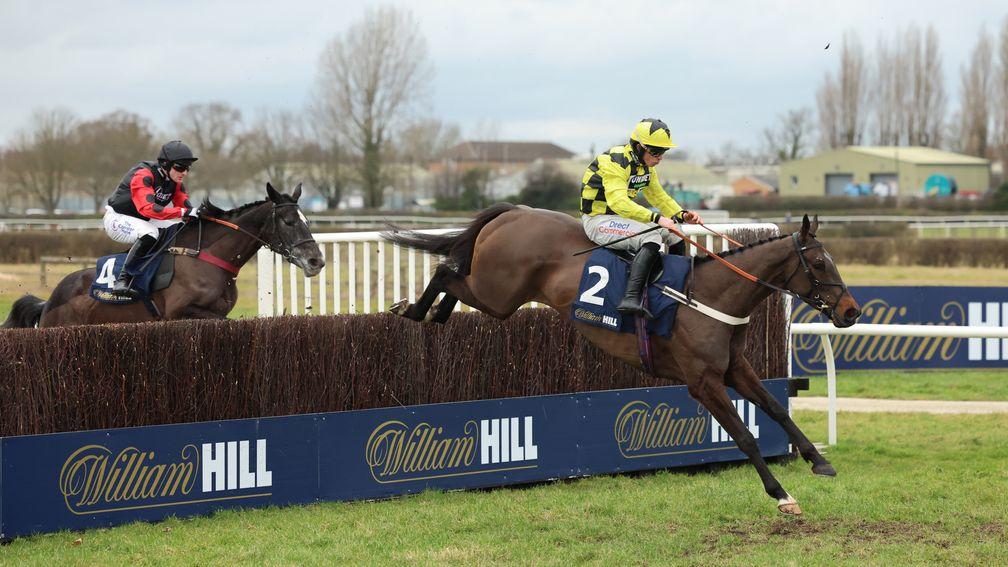 City Chief won the William Hill Towton Novices' Chase under James Bowen 