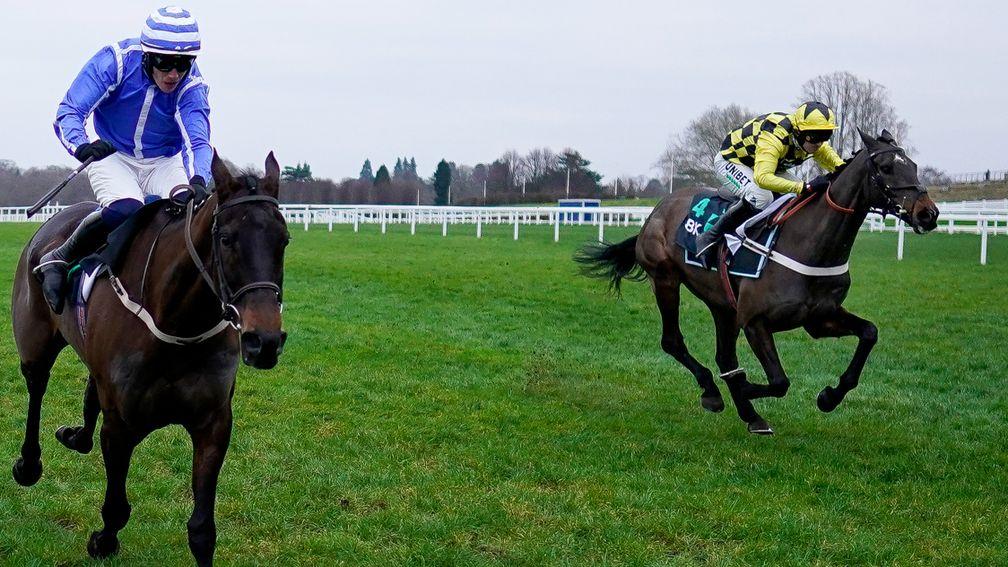 Shishkin (right): overhauled Energumene in a thrilling Clarence House Chase