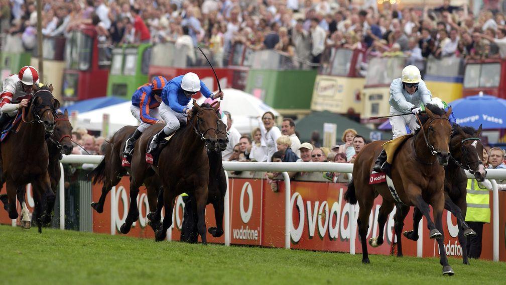 North Light and Kieren Fallon win the 2004 Derby at Epsom