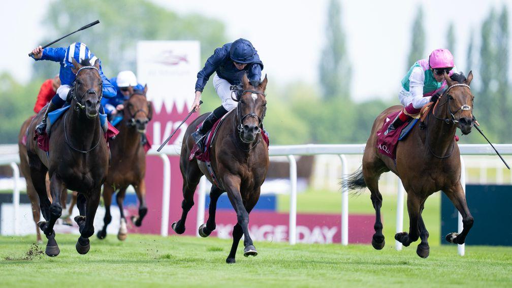 Haskoy (right) is smuggled home by Frankie Dettori