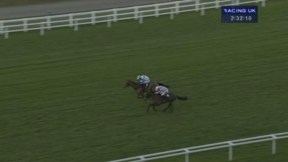 But Reve De Sivola rallies gamely for Daryl Jacob and seizes the lead