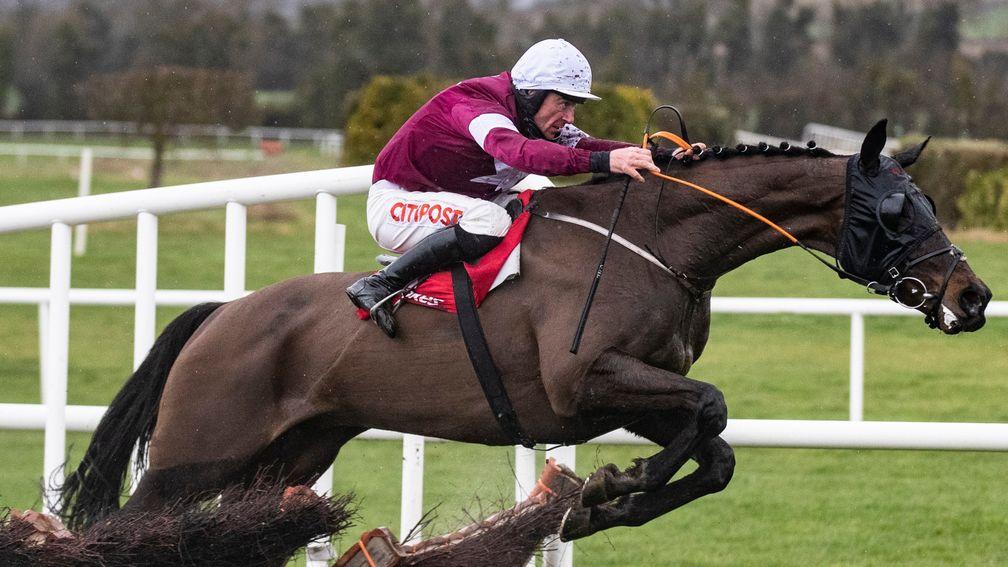 Cracking Smart captures the Boyne Hurdle under Davy Russell
