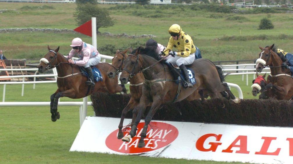 Ansar: makes his challenge on the inner in the 2005 Galway Plate