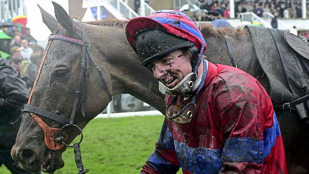 RED MARAUDER and Richard Guest after winning the Grand National at Aintree 7/4/01COPYRIGHT PHOTOGRAPH by JOHN GROSSICK19 Wemyss Rd, Longniddry, East Lothian      Tel.01875852115 Mob.0410461723