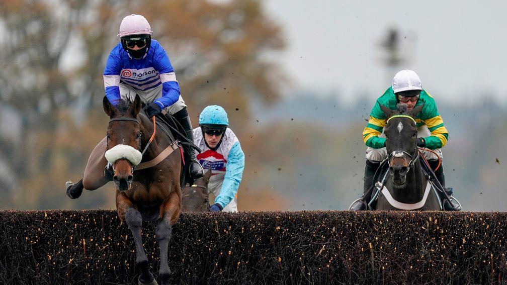 Pic D'Orhy (left): back over hurdles at Taunton