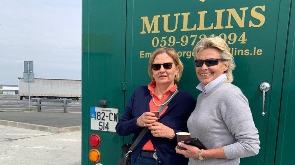 Irina Vladuca-Marghiloman and Kirsteen Reid at the border between Hungary and Romania