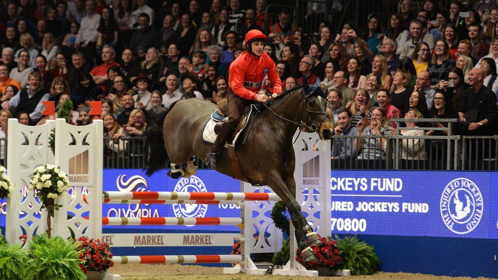 Harry Skelton: borrowed a team mate's horse after his bridle broke