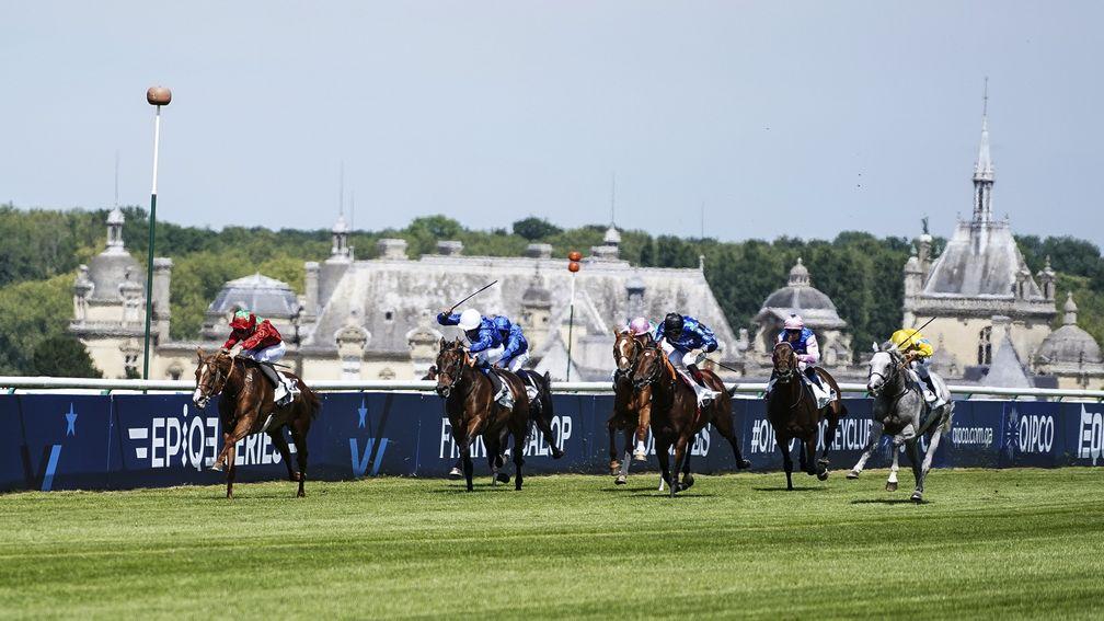 Waldgeist storms clear to win the Grand Prix de Chantilly