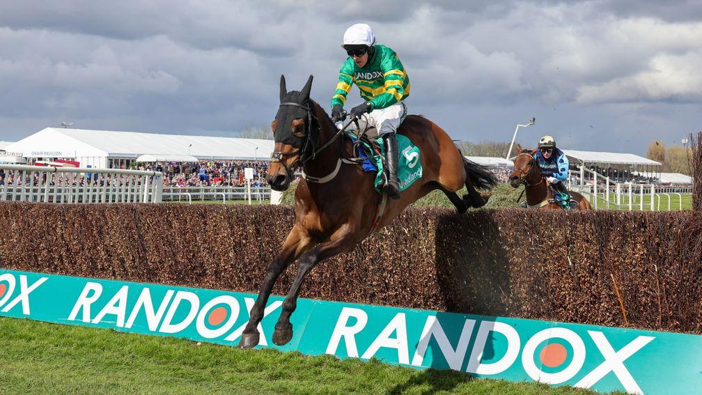 GENTLEMAN DE MEE ridden by Mark Walsh wins at Aintree 9/4/22Photograph by Grossick Racing Photography 0771 046 1723