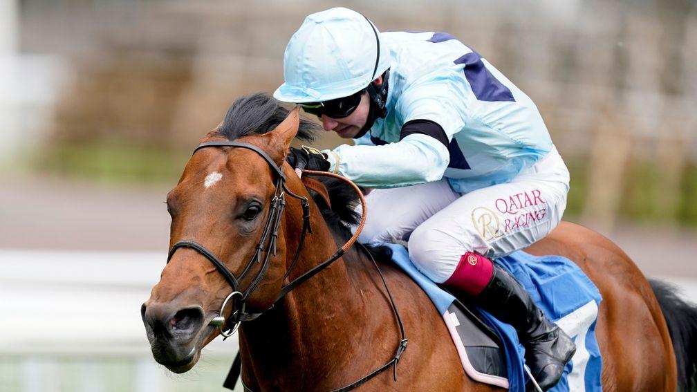 Oisin Murphy guides Starman to a first Group victory at York