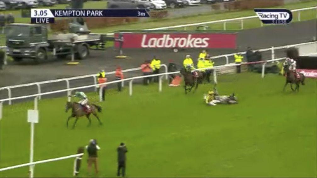 Asterion Forlonge comes down at the last in the King George VI Chase