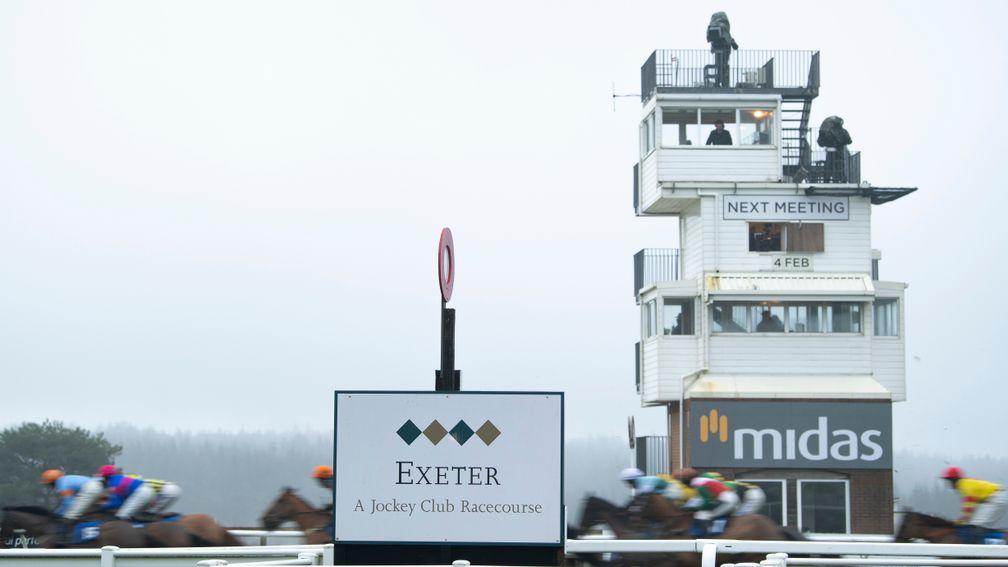 The runners in the 2m maiden hurdle pass the post on the first circuitExeter 19.1.21 Pic: Edward Whitaker/Racing Post