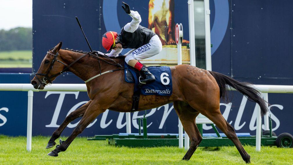 Homeless Songs and Chris Hayes wins the Tattersalls Irish 1,000 Guineas by 5½ lengths.The Curragh.Photo: Patrick McCann/Racing Post22.05.2022