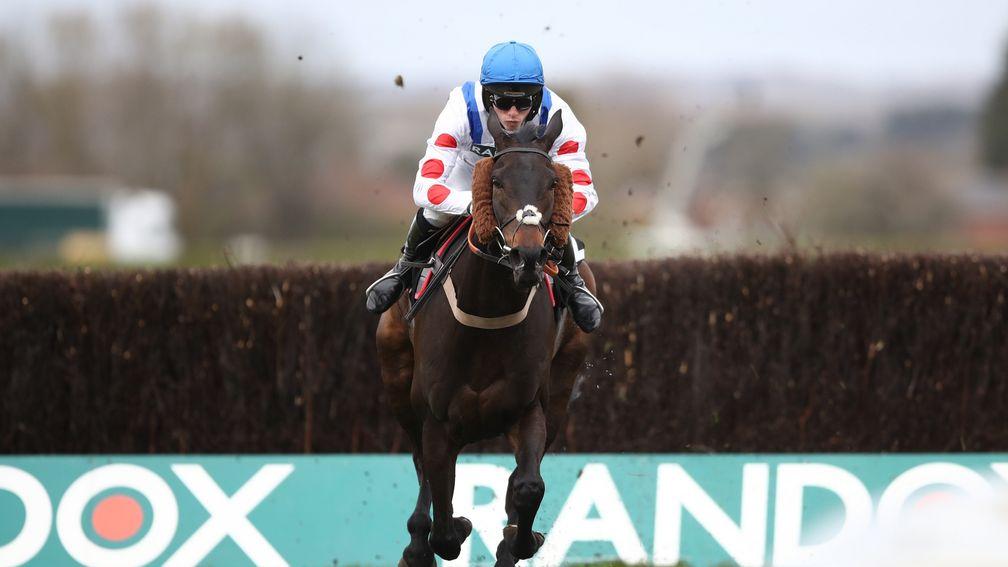 Clan Des Obeaux: comes here on the back of a 26-length win in the Bowl at Aintree
