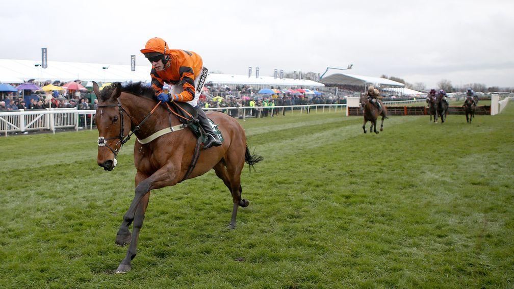 Thistlecrack wins the Liverpool Stayers Hurdle at Aintree in 2016