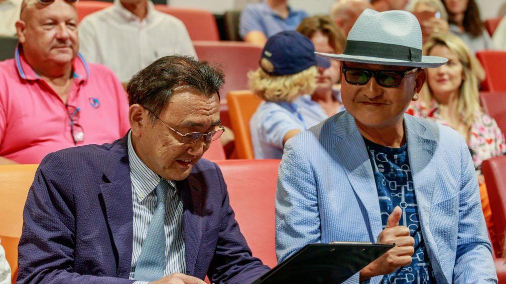 Yoshito Yahagi (right) will train the Kingman colt sold for €560,000 by Domaine de l'Etang