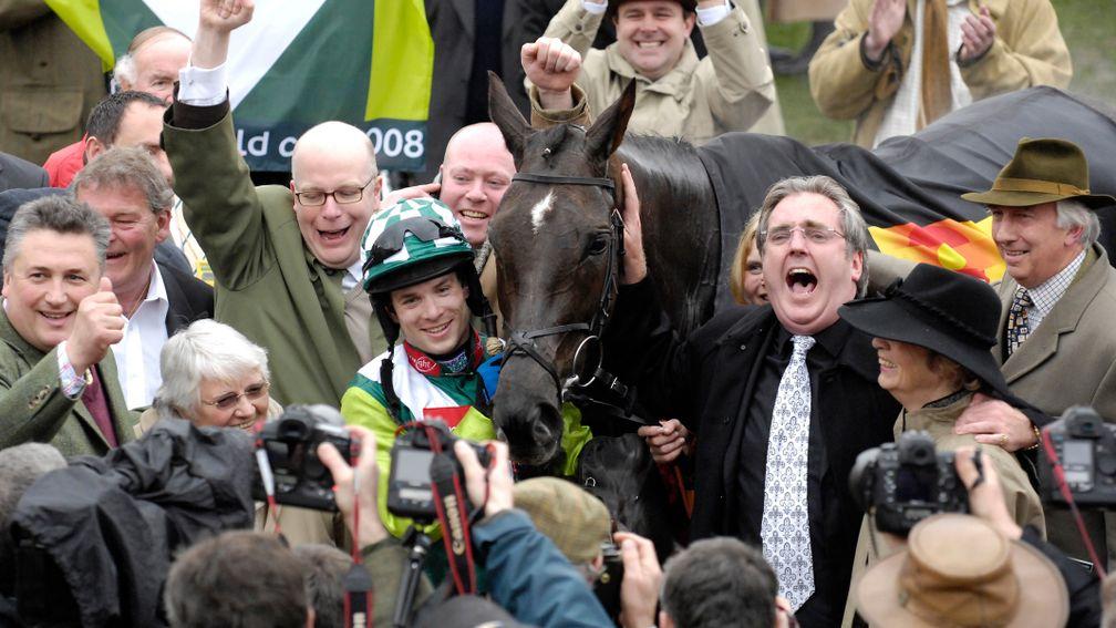 Harry Findlay (second right) roars to the crowd after Denman's Gold Cup victory in 2008