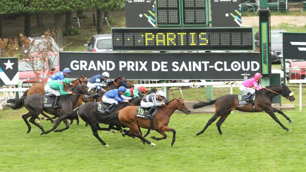 Silverwave lands the 2016 Grand Prix de Saint-Cloud under Maxime Guyon, who is back on board at Cagnes-sur-Mer on Saturday