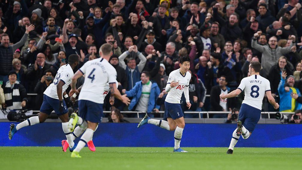 Tottenham celebrate Heung-Min Son's goal against Man City